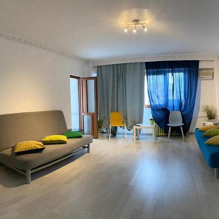 Green Apartment 41 Bucharest Exterior photo